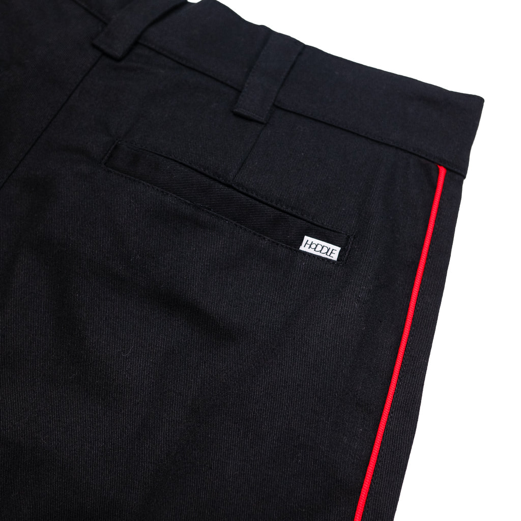 BERMUDA SHORT BLACK/ RED PIPING